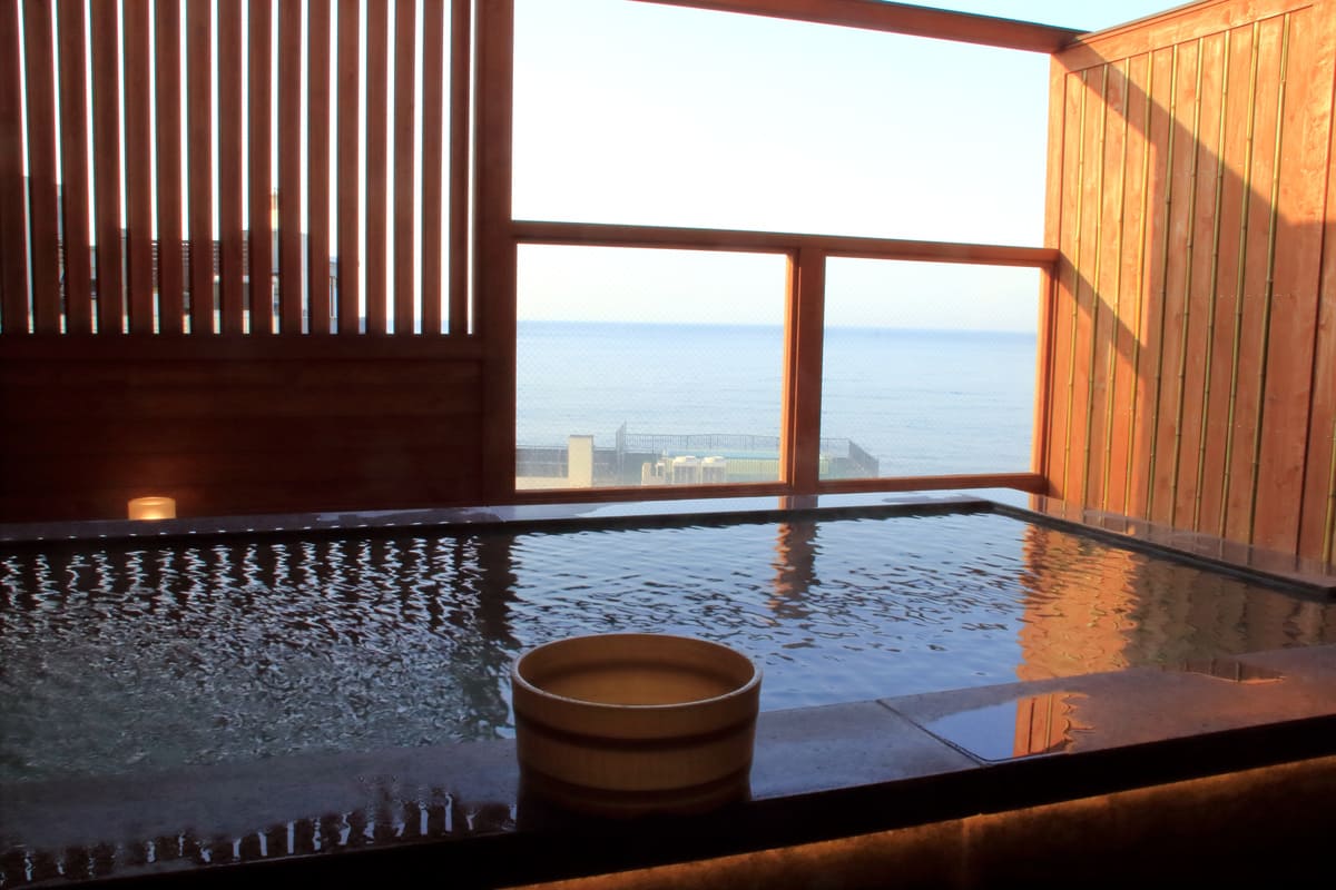 まるで小さな温泉旅館！？移住して驚いた鹿児島の「豪華すぎる家族風呂」3選