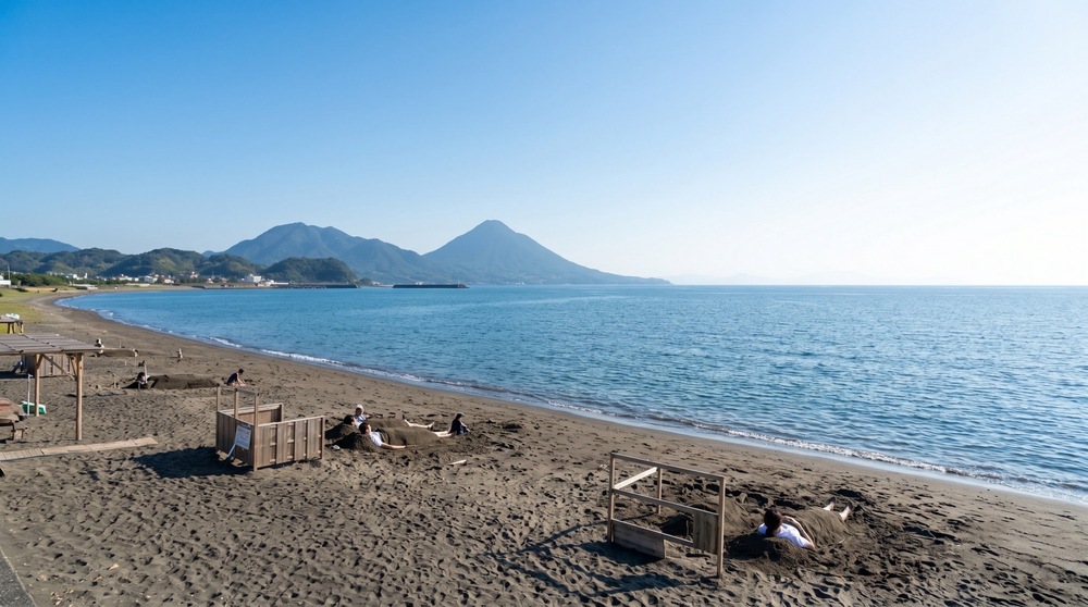 錦江湾を望む定番スポット！「砂むし会館 砂楽（さらく）」